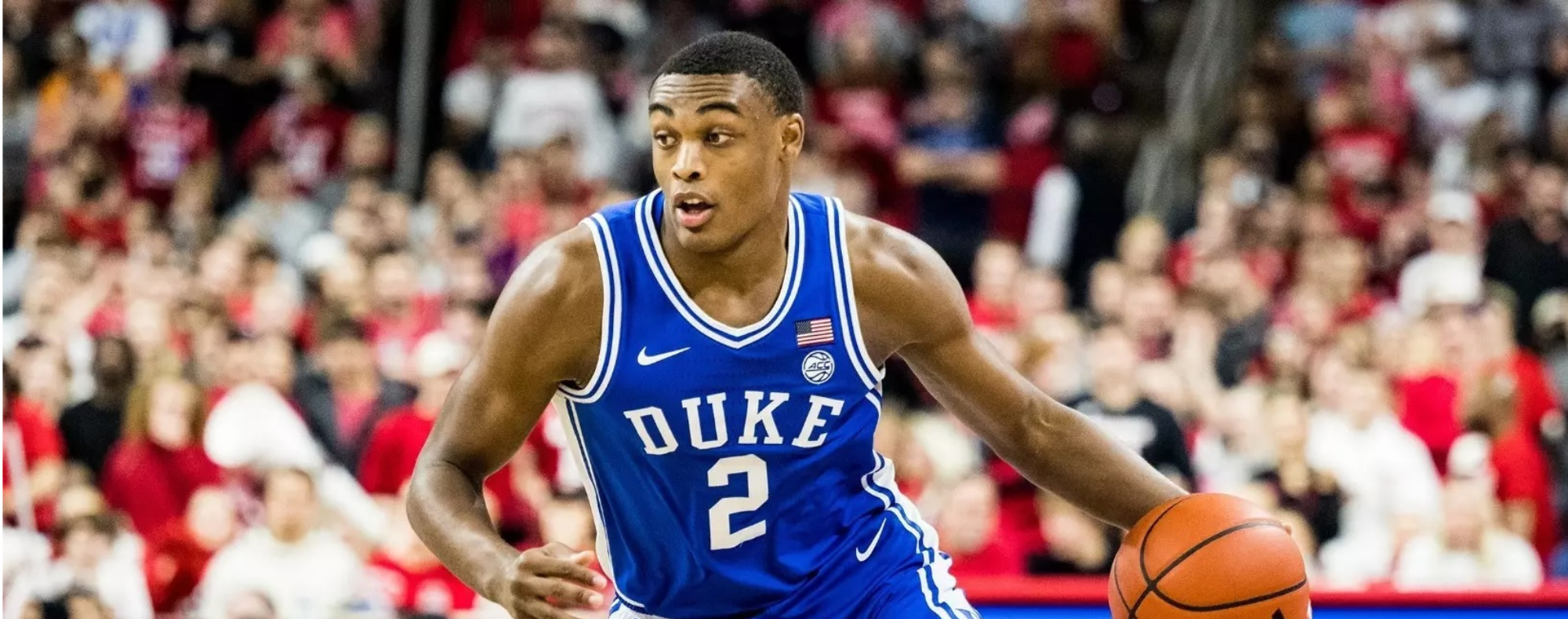 Basketball player Jaylen Blakes in action during a competitive game.
